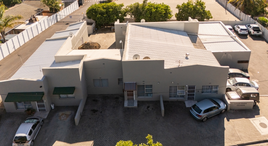 2 Bedroom Property for Sale in Oakglen Western Cape